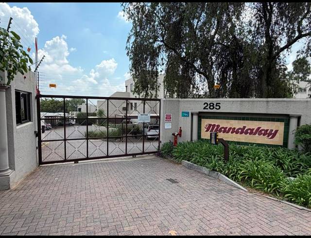 1 BEDROOM APARTMENT FOR SALE IN BRYANSTON